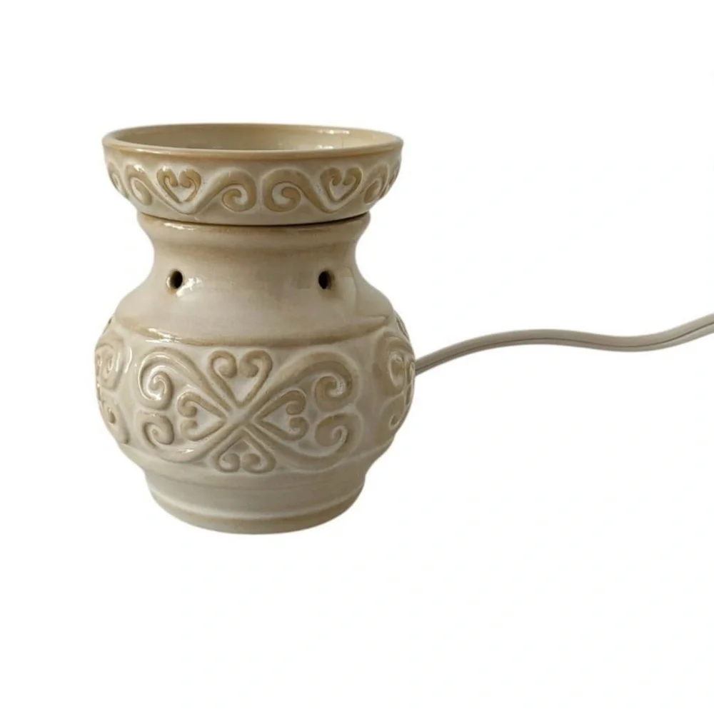 Hosley Electric Fragrance Warmer Cream Ceramic + 4 Unscented Votive Candles NWT